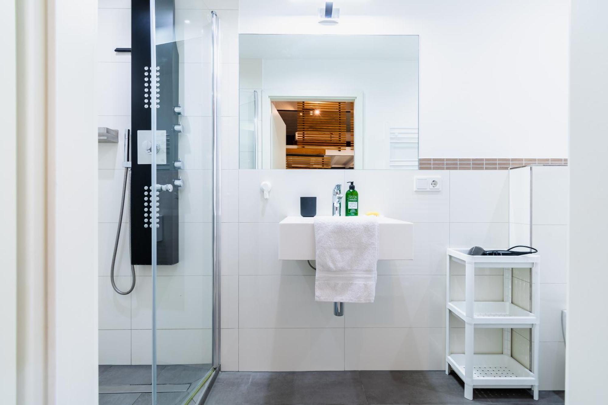 Home By Doni I Serviced Apartments I Ruhig I Zentral Nahe Rmcc, Staatsheater & Landtag Wiesbaden Eksteriør billede
